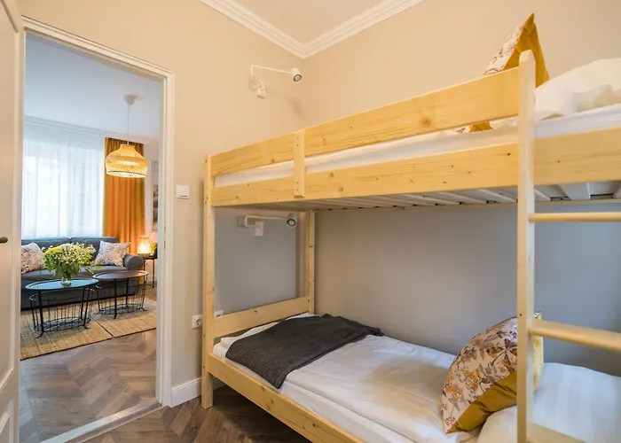 Csenge 2. 希欧福克